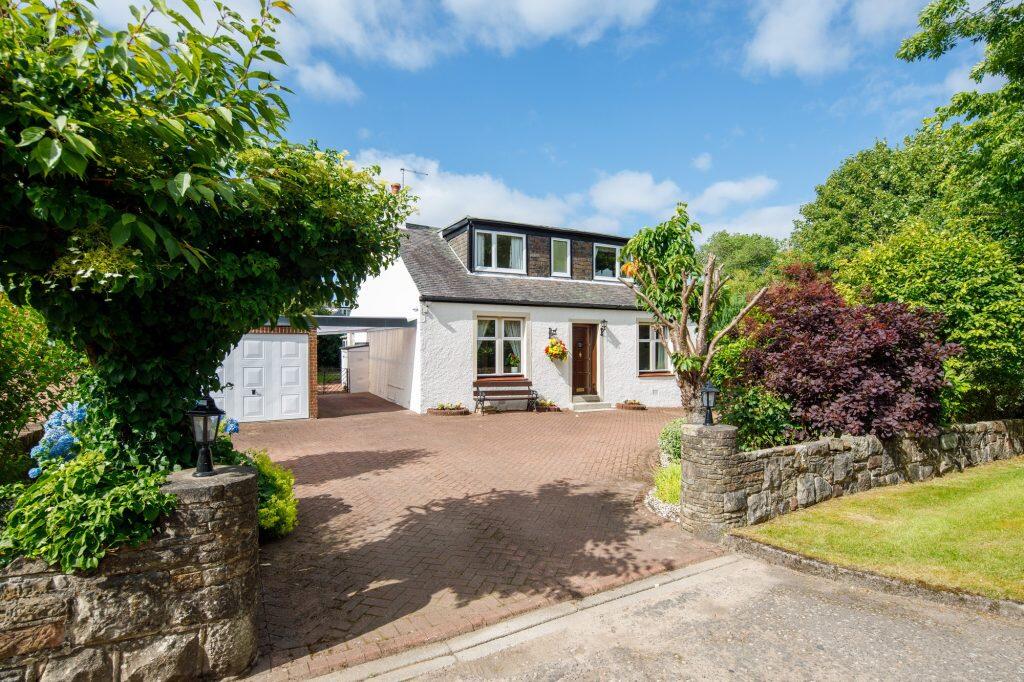 Main image of property: Shaw View Cottage, Newtonlea Avenue, Newton Mearns