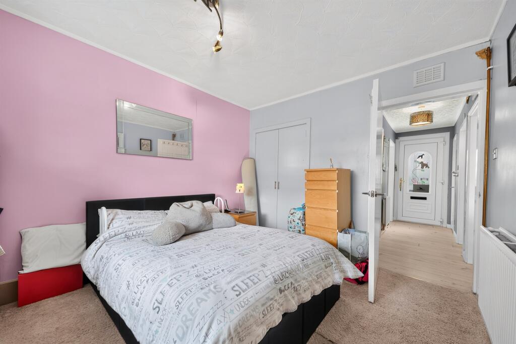 Apartment in Glasgow, South Lanarkshire - More