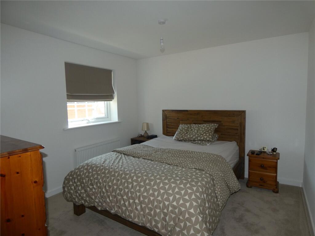 House in Birmingham, West Midlands - More