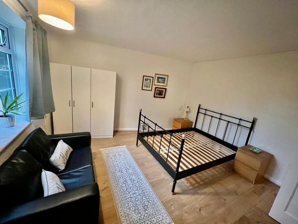 Apartment in London, Wandsworth - More
