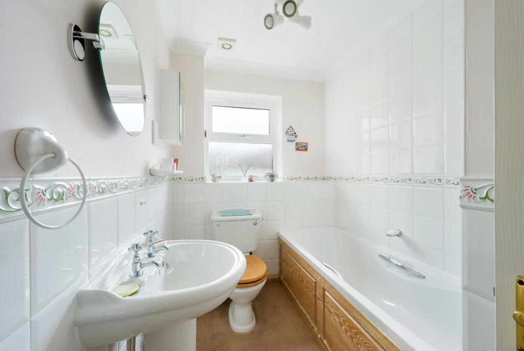 House in Reigate and Banstead, Surrey - View 5