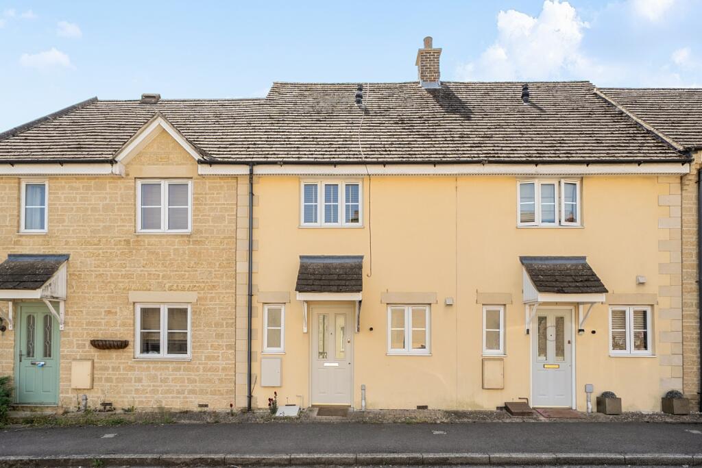 Main image of property: The Oaks, Carterton, Oxfordshire, OX18