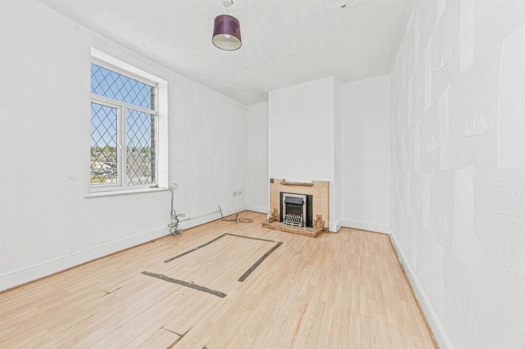 House in Kirklees, West Yorkshire - View 3