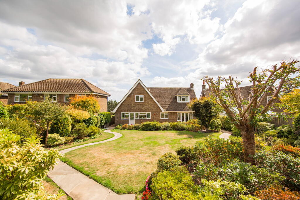 House in Wealden, Heathfield and Waldron - More