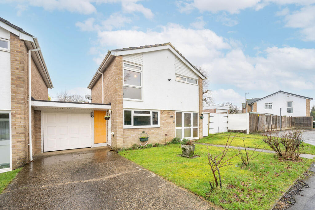 Stirling Way, Horsham, RH13
