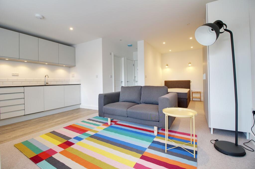 Main image of property: Queens Road, Reading, RG1