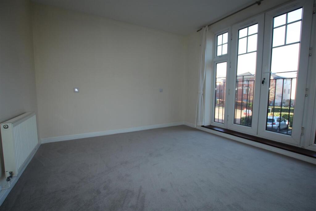 Apartment in Southampton - View 4