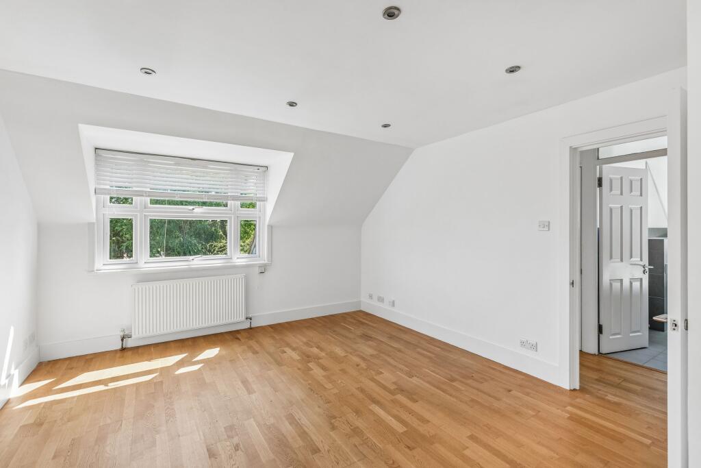 Apartment in London, Oakleigh Park, Whetstone - View 2