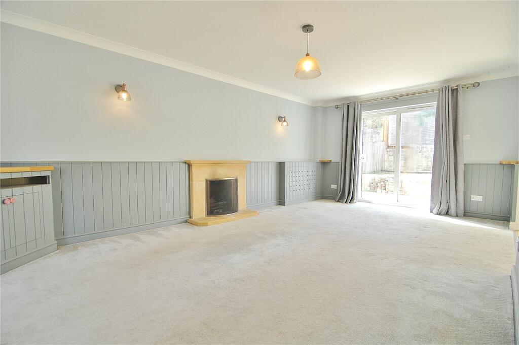 House in Stroud, Chalford - More