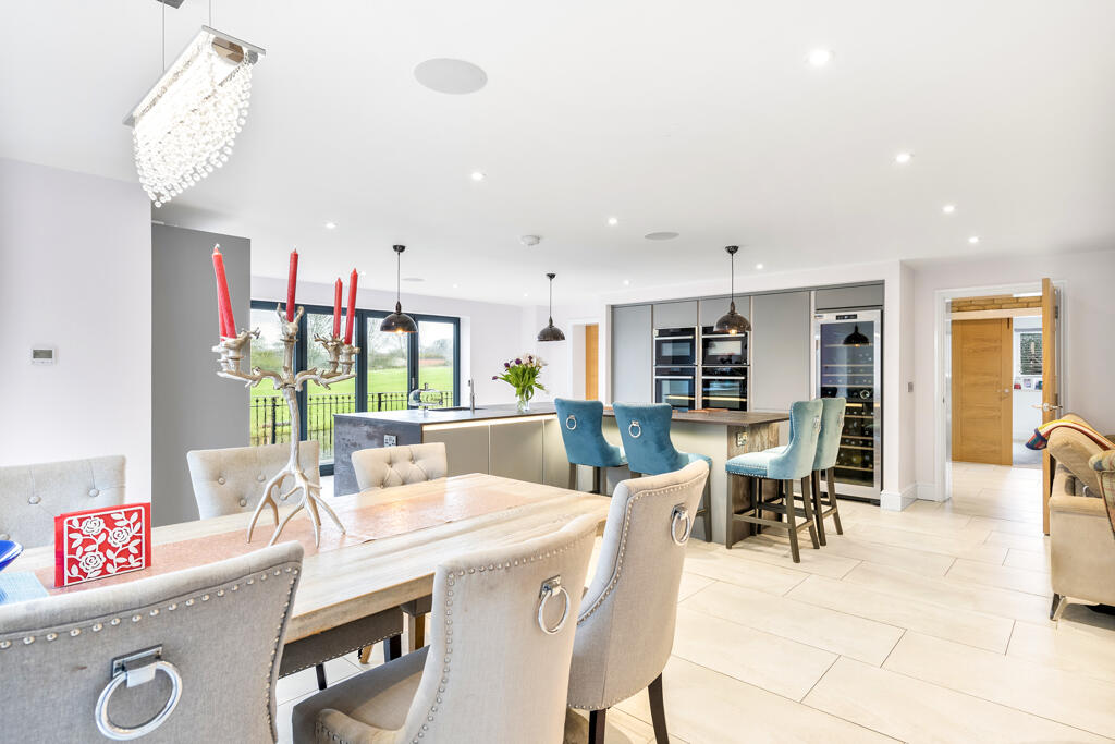 Lysterfield End, Nettleham, Lincoln, Lincolnshire, LN2 2GL photo 2
