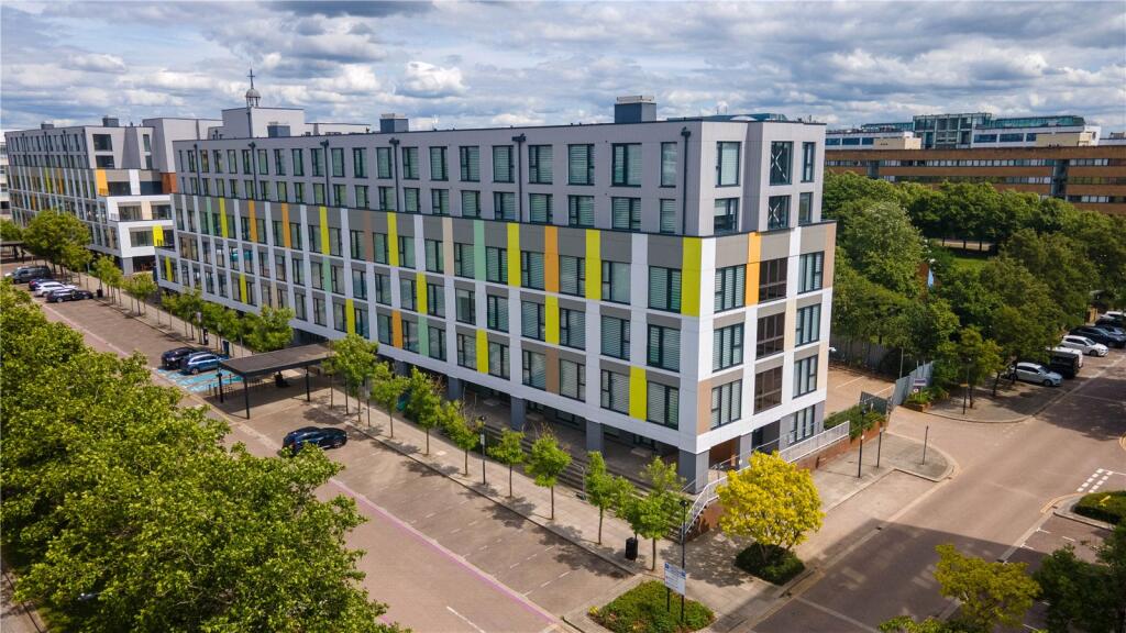 Main image of property: Silbury Boulevard, Milton Keynes, Buckinghamshire, MK9