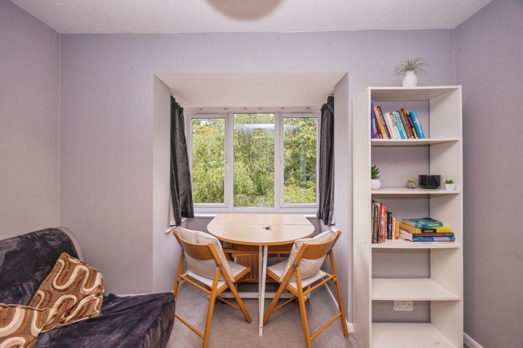 Apartment in Havant, Hampshire - View 4