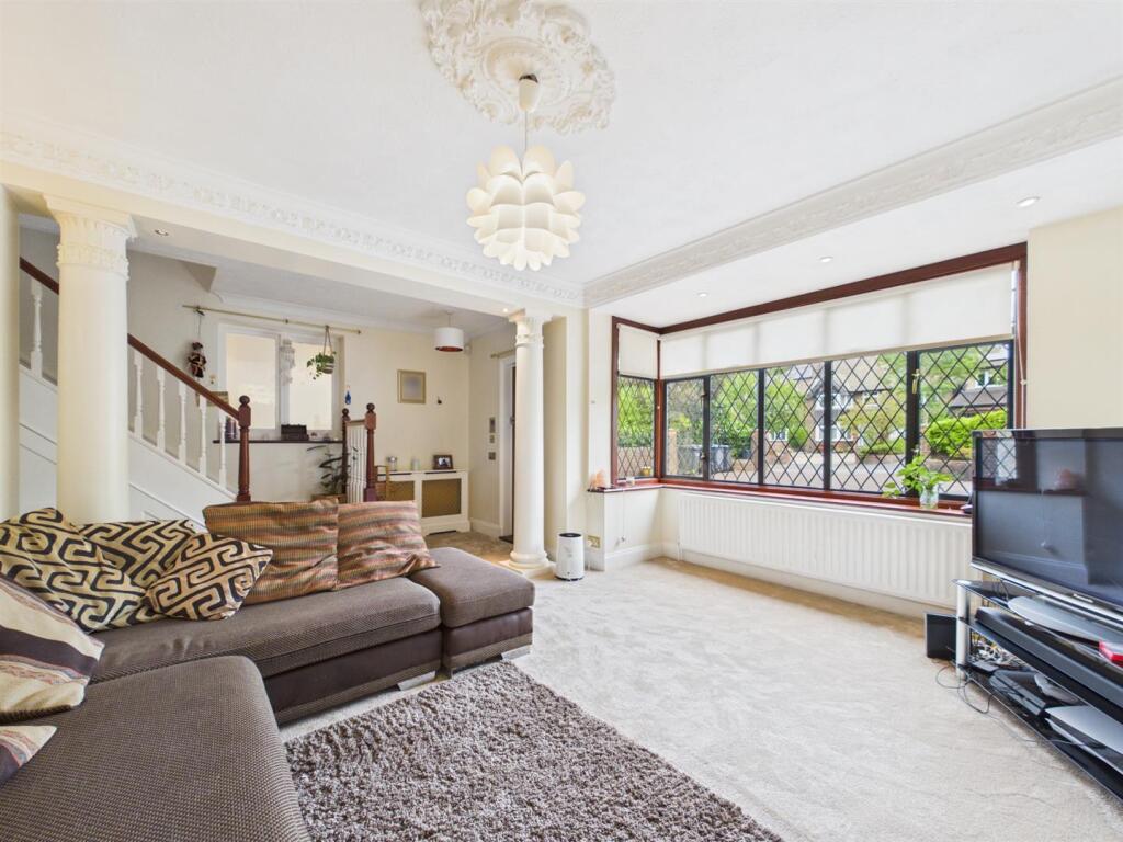 House in Croydon - View 2