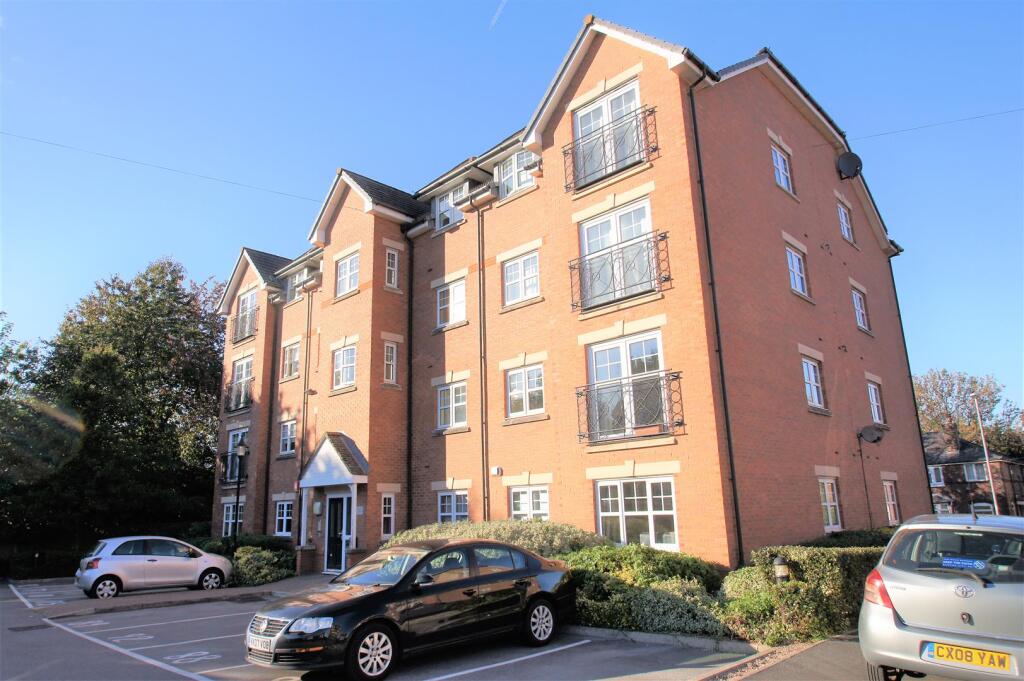 Apartment in Manchester, Burnage - More