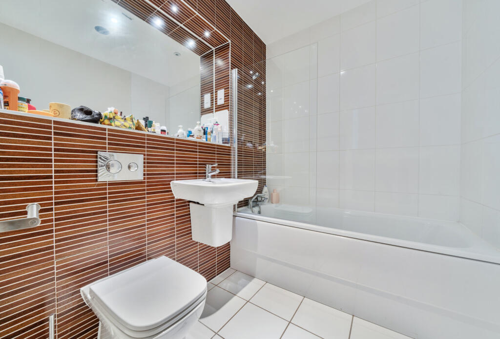Apartment in Bristol, Southville - View 3