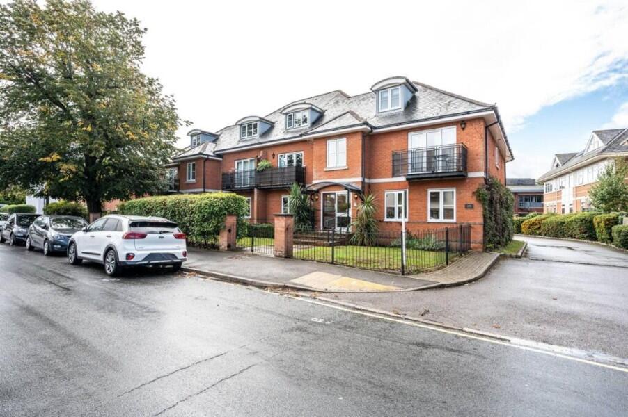 Main image of property: Chertsey, Surrey, KT16