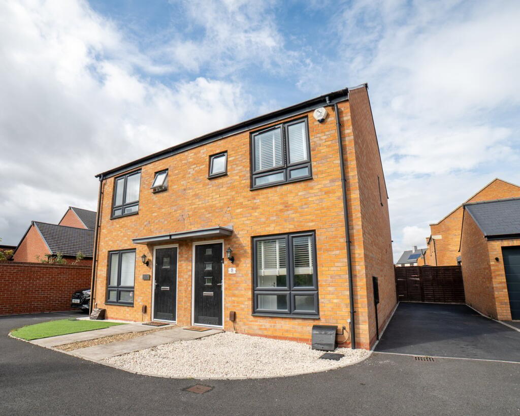 2-bed semi-detached on Sunstone Mews, Bishops Cleeve, Cheltenham, GL52, £279,995