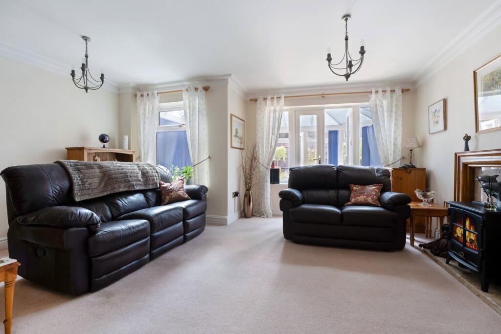 House in Gloucester - View 2