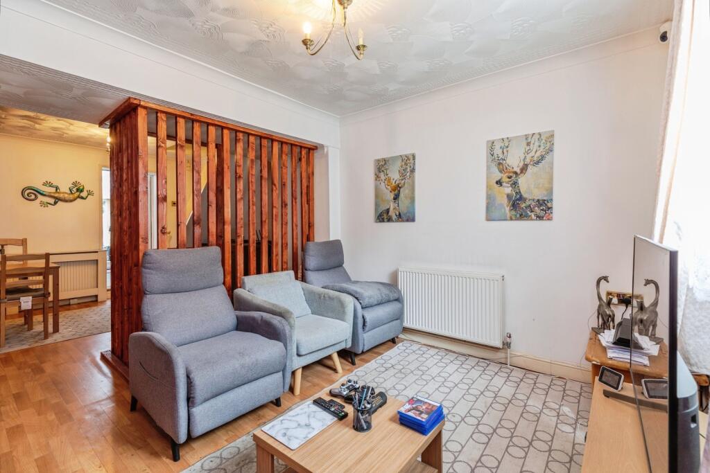 House in Gillingham, Medway - View 5