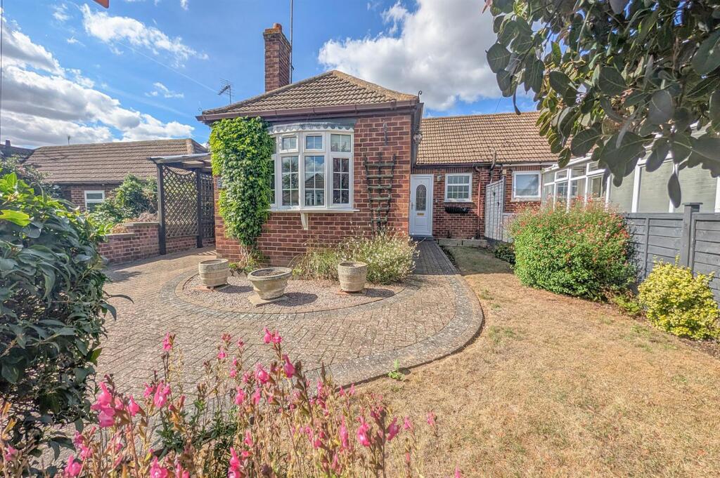 Main image of property: Malvern Close, Newmarket