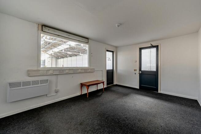 8642883interior33800.jpg