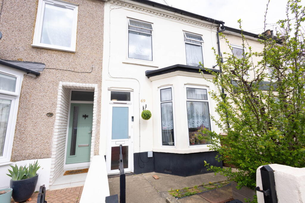 Main image of property: Grove Road, Grays, RM17 6JZ