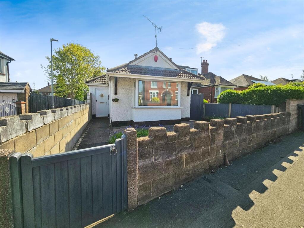 2-bed bungalow on Biddulph Road, Chell, Stoke-On-Trent, £174,950