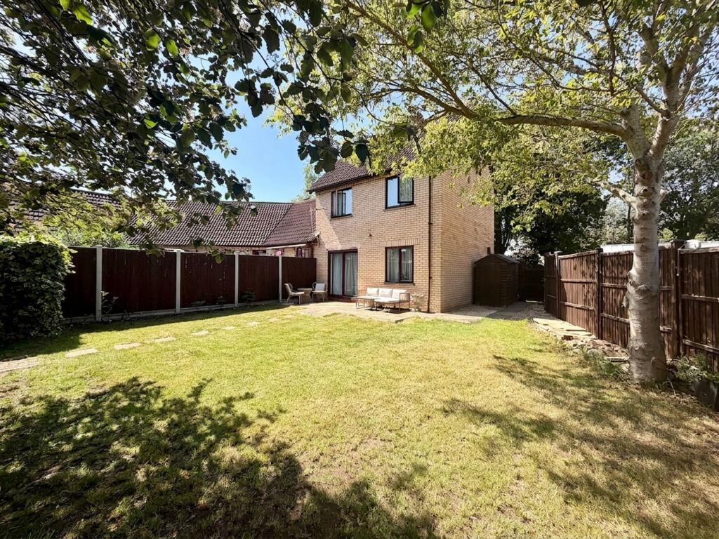 Main image of property: Rockspray Grove, Walnut Tree, MK7