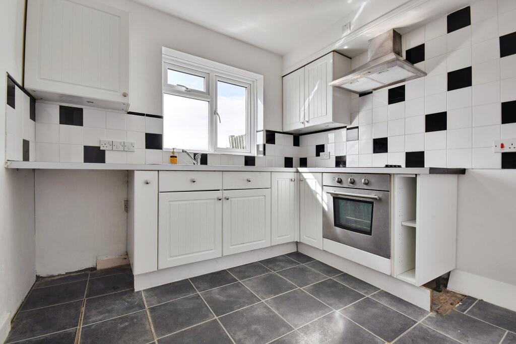 Apartment in Tonbridge - View 2