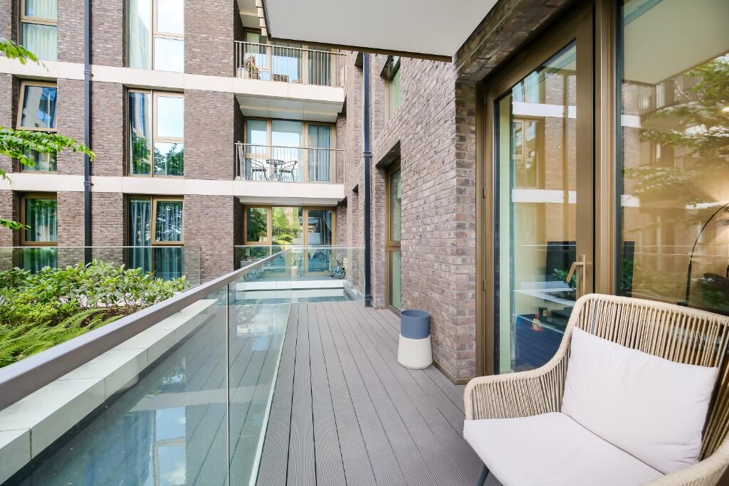 Apartment in London, London Dock, Wapping - More