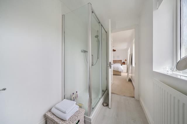 House in Thatcham, Colthrop - More