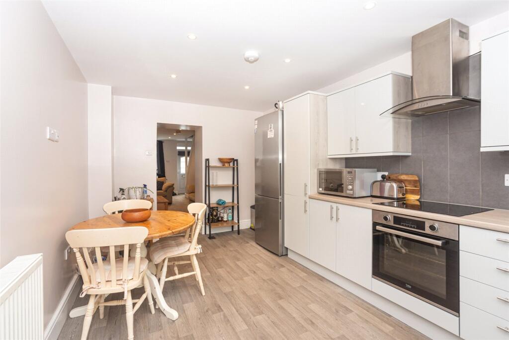 Tan Y Graig, Bangor, Gwynedd, LL57 photo 4