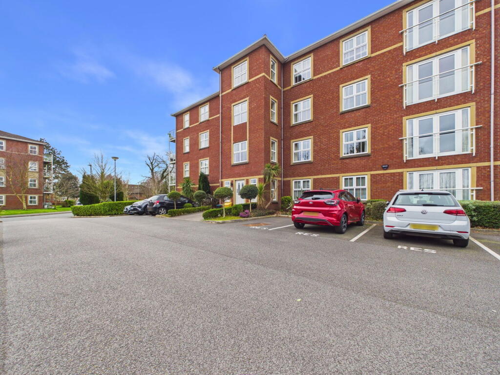 Main image of property: Hampton Court, Aughton Park Drive, Aughton L39 5RJ