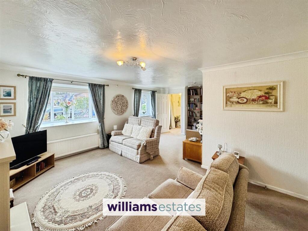 Alexandra Drive, Prestatyn, LL19 photo 4