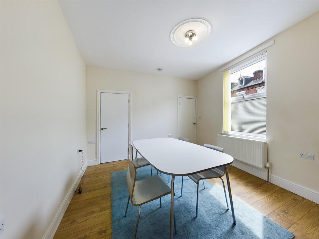 4 bedroom terraced house for rent