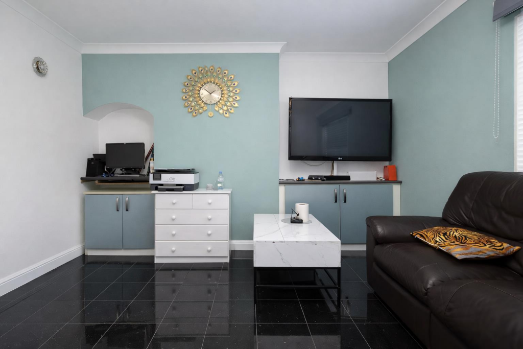 Shenley Road, Borehamwood - View 2
