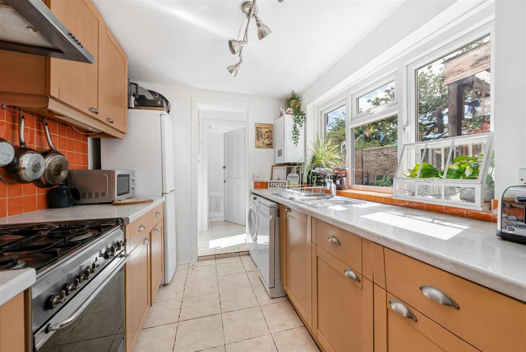 House in London, Sutton New Town, The Wrythe - View 5