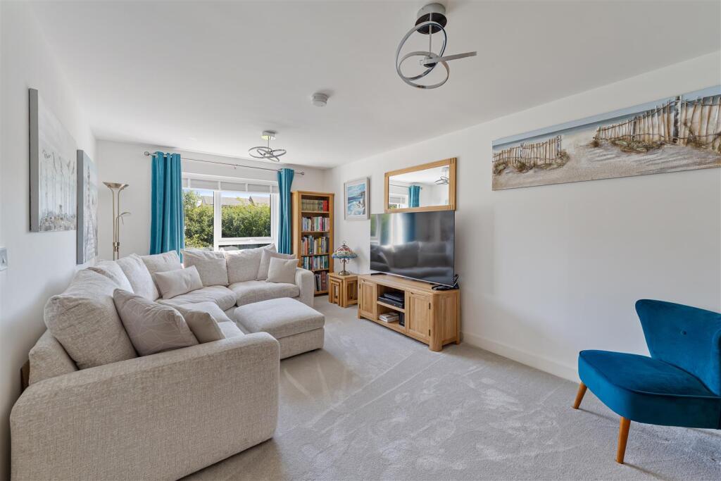 Ten Acres Close, Weston-Super-Mare - View 4