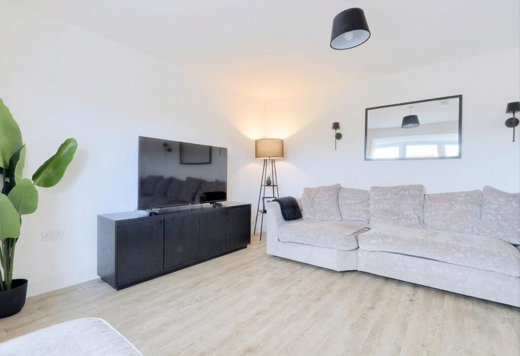 Wood Sage Close, Redcar, TS10 photo 4