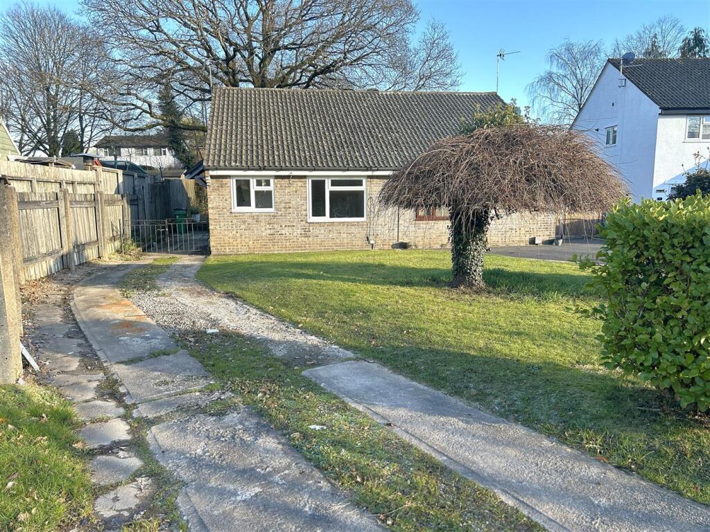 Main image of property: Bron Felen, Thornhill, Cardiff
