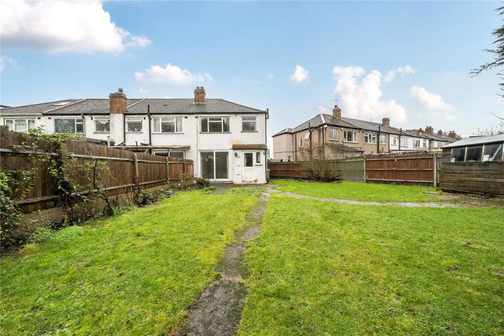 3-bed terraced on Woodhouse Avenue, Perivale, Greenford, £595,000