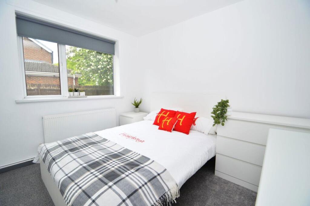 Apartment in Durham, Belmont - More