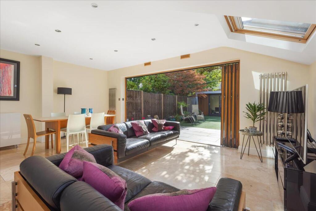 House in London - View 5