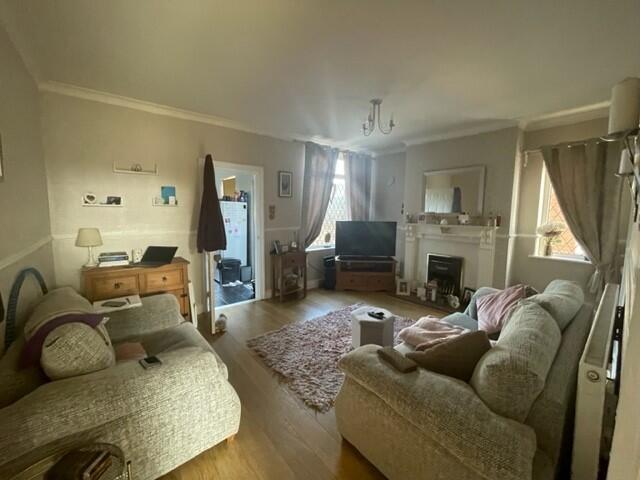 House in Sutton-in-Ashfield, Eastfield Side, Dalestorth - View 3