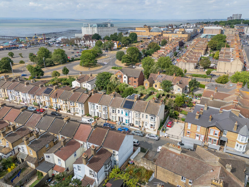 House in Southend-on-Sea - View 2
