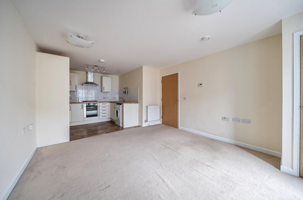 Apartment in Southampton, Selby Place, Shirley - View 3