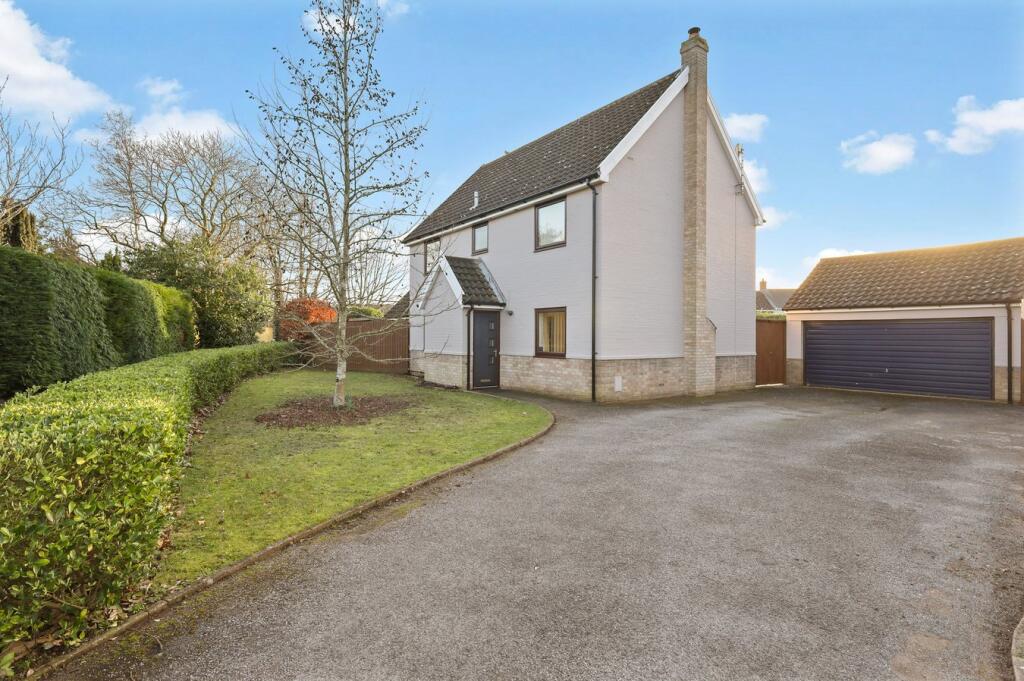 3-bed detached on Farriers Close, Martlesham Heath, IP5, £550,000