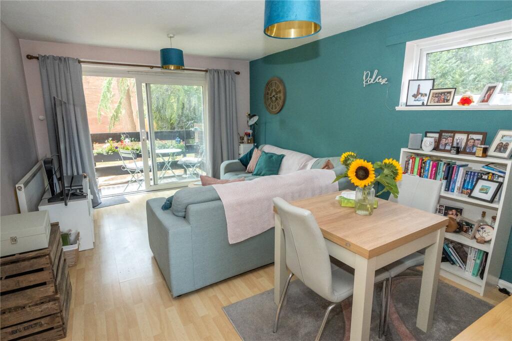 Apartment in Birmingham, Sparkhill - View 4