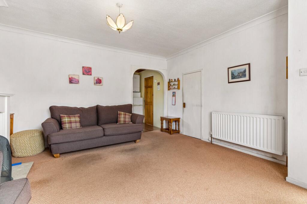Hunter Place, Milngavie photo 4