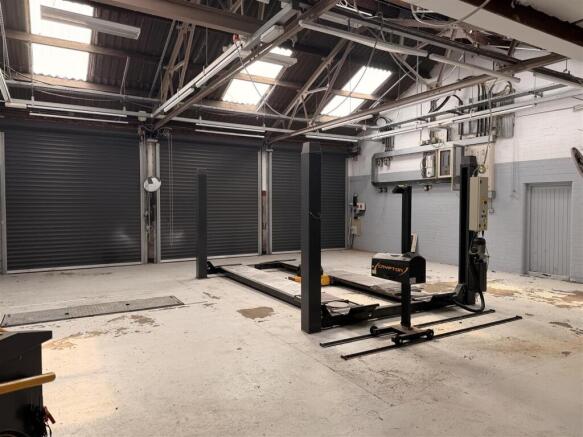 3 X BAYS